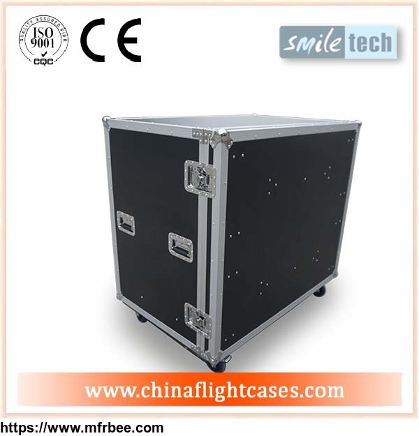drawe_flight_cases_with_table