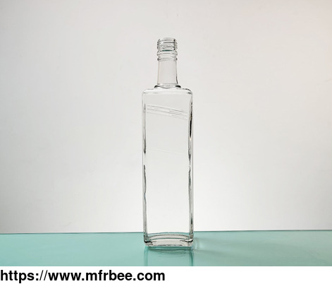 square_spirits_glass_bottles
