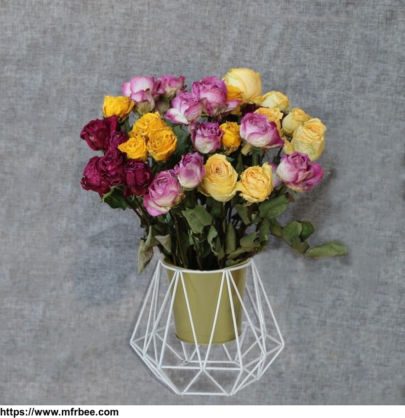 metal_flower_stand_with_gold_pot