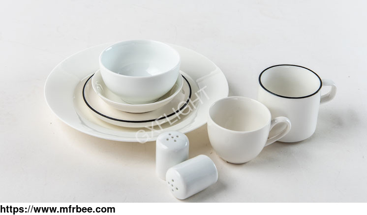 airline_ceramic_salt_and_pepper_shakers
