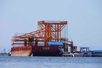 New Type Ship To Shore Gantry Crane Ship Unloader suppliers