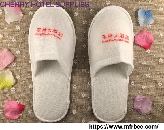 custom_disposable_white_pull_plush_hotel_slippers