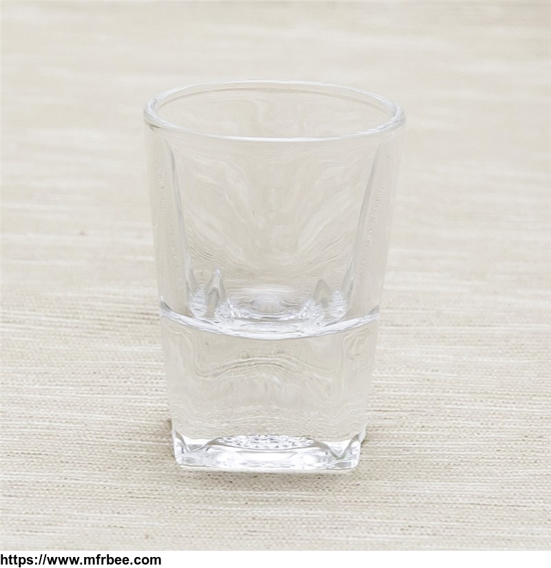 small_squar_bottom_design_drinking_water_whisky_glass_set