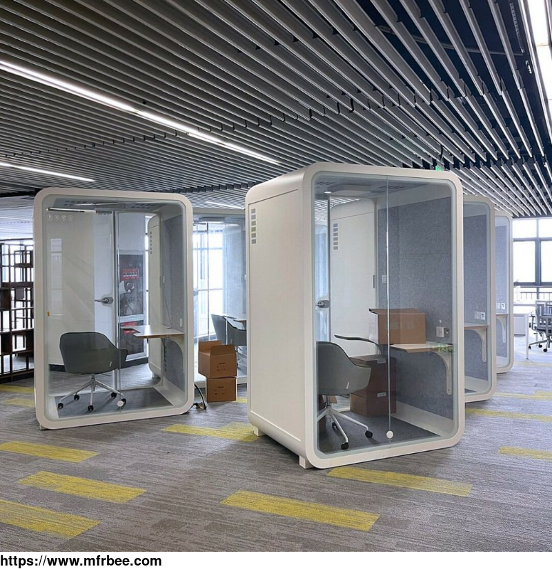 soundproof_office_booth_provides_the_perfect_quiet_space_to_think_and_focus_attention