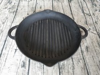 Round Cast Iron Grill Pan with two helpful handles