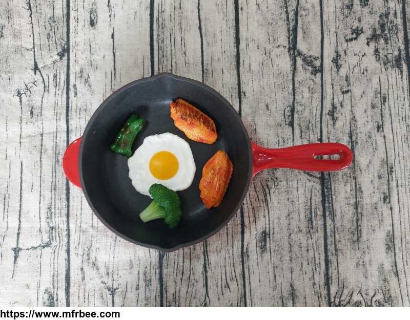 enameled_cast_iron_skillet_for_eggs