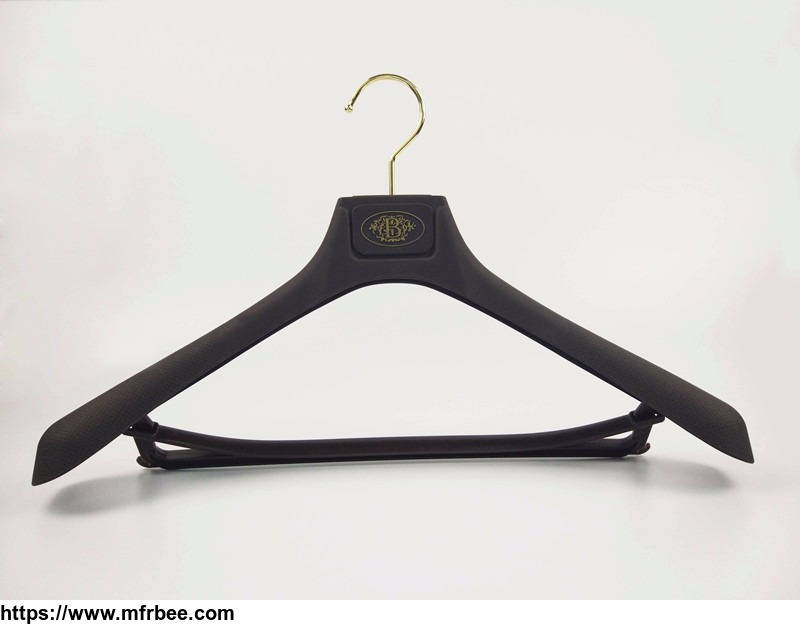 brown_rubberized_plastic_suits_hanger_with_pants_bar
