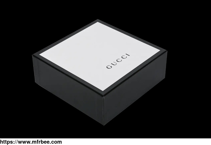 simple_black_and_white_luxury_clothing_brand_box