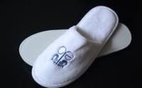 luxury customised disposable velour hotel slipper with embroidery