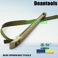 more images of non sparking belt pipe wrench with strap ,copper aluminum 300*425mm