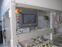 Automatic vertical packing machine with tape or glue