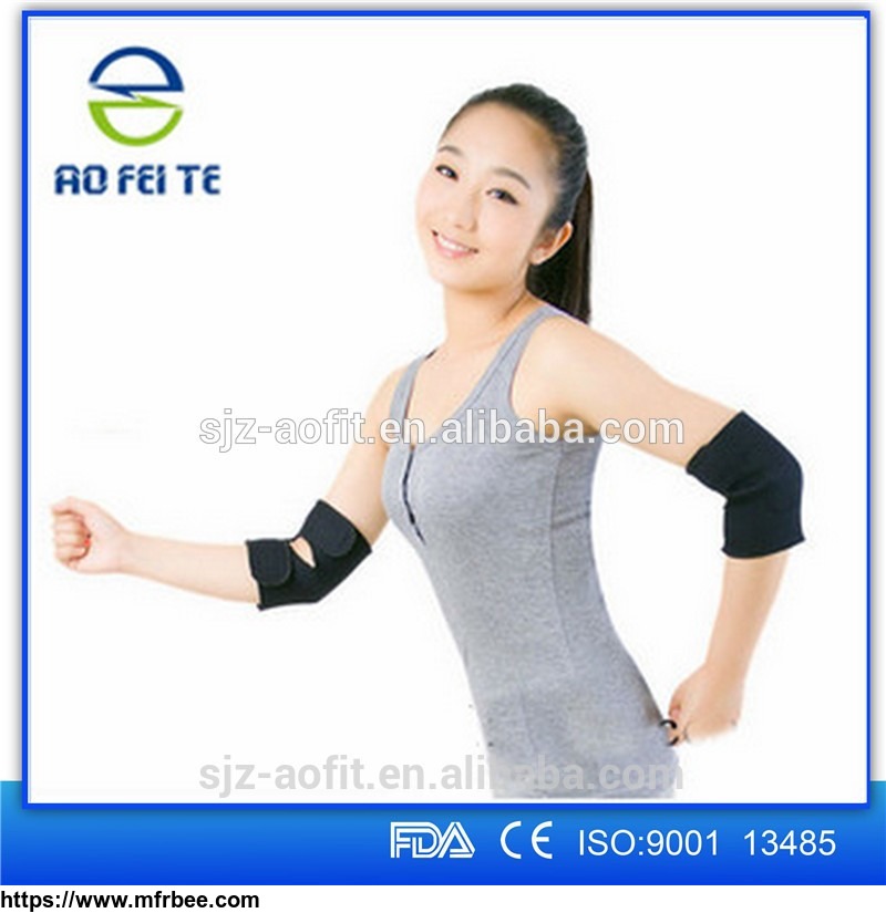 orthopedic_medical_black_elbow_sleeve_with_a_pad_aft_h003