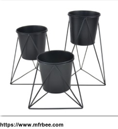 metal_flower_stand_with_flower_pot