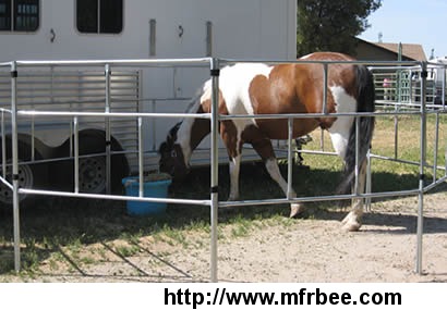 portable_horse_panels_are_lightweight_for_easy_assembly
