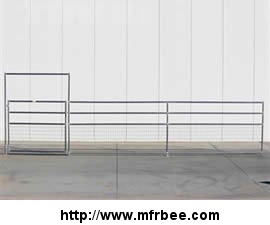 welded_wire_horse_panels_are_ideal_for_enclosing_foals