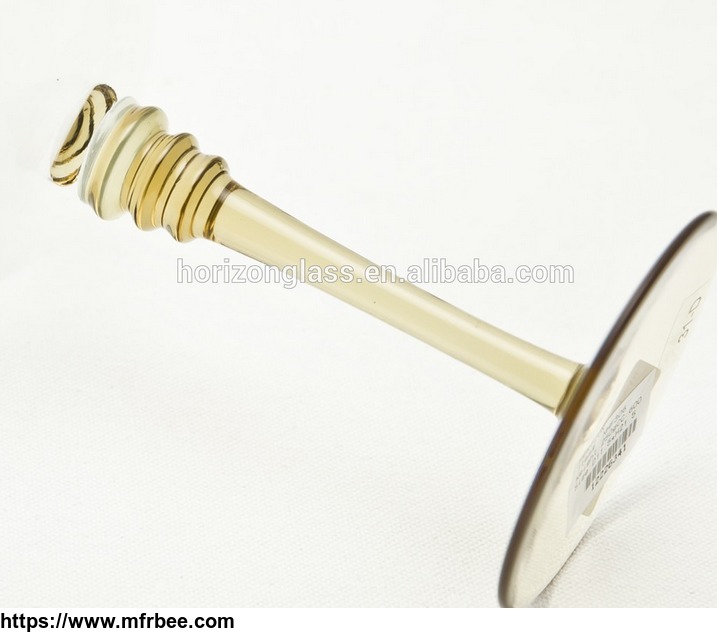 common_and_novelty_design_nice_goblet_wine_glass_with_gilding_stem