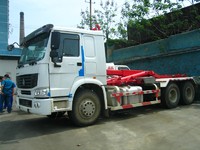 more images of HOOK LIFT GARBAGE TRUCK SINOTRUK 17T