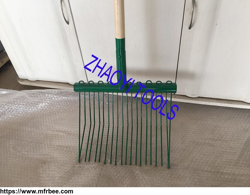 1055033_high_quality_steel_wire_spading_manure_prong_dung_hay_forks