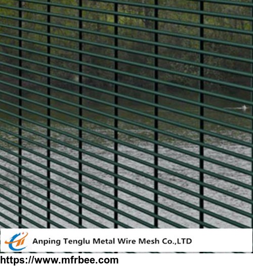 358_security_mesh_fence