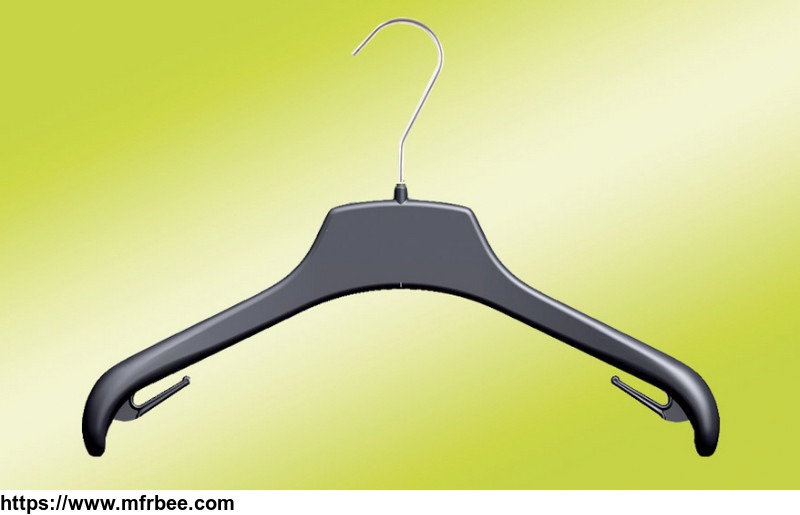 thin_plastic_hangers_for_coats_clothing_hangers