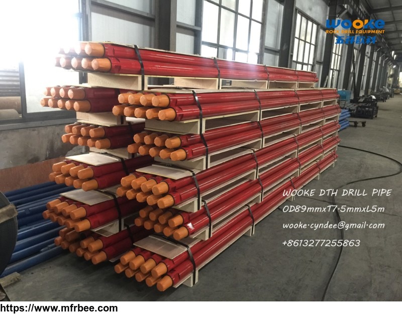 api_thread_drill_pipe_matched_up_with_high_air_pressure_drill_rig