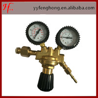 Neutral ipg gas regulator with rubber sheath