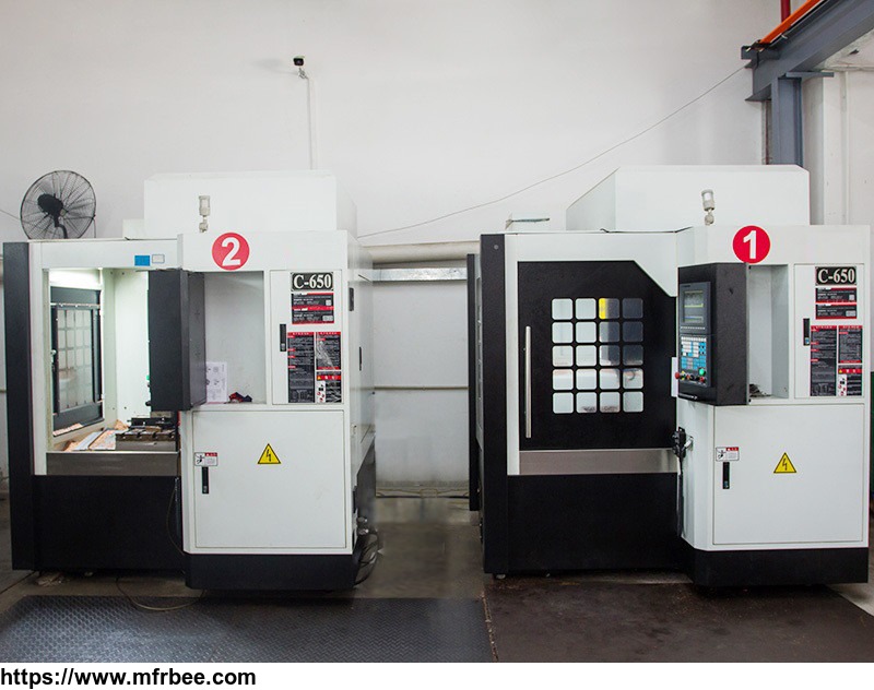 cnc_miller_machine_manufacturing_and_processing_products