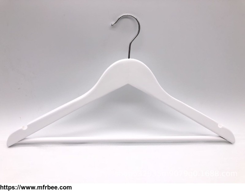 clothes_display_hangers_white_color_custom_size_for_fashion_stores