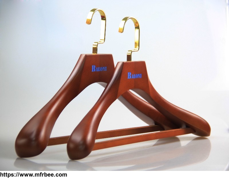 brown_wooden_suits_hanger_with_trouser_bar