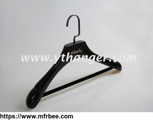 hot_sale_wooden_hanger_with_bar_for_women_suit