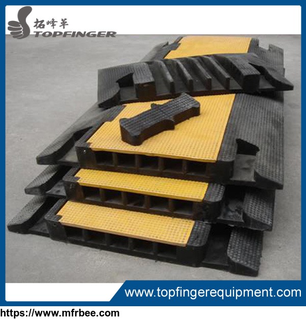 hot_sales_3_channels_3_way_rubber_cable_protector_cable_ramp