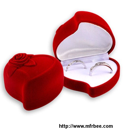 romance_heart_shaped_ring_box