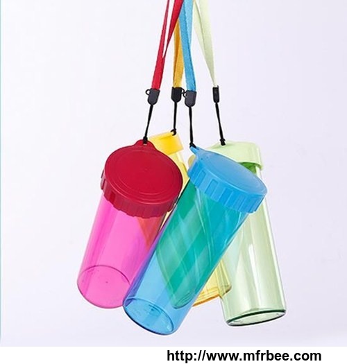 plastic_cups_with_straw_and_lid