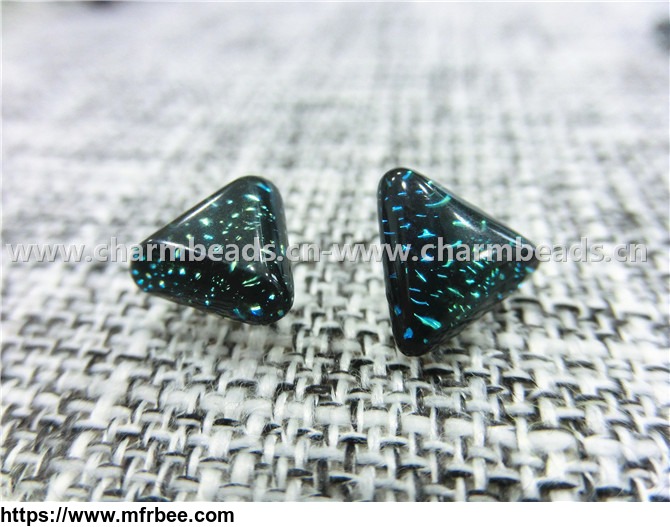 dichroic_glass_handmade_stud_earrings_triangle_shaped