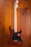 Fender American Special Stratocaster, Maple Fingerboard, Walnut