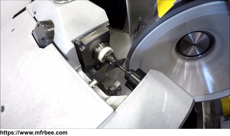 edge_chipping_of_silicon_wafers_in_diamond_grinding