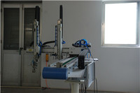 Two axis servo manipulator for take out products