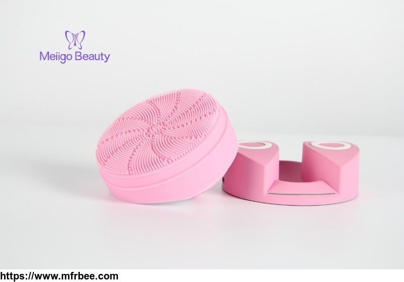 wireless_charging_silicone_facial_cleansing_brush_face_clean_brush_for_deep_cleansing