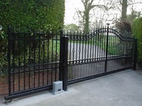 Tracked &amp; Cantilever Sliding Gate for Space Saving