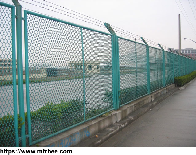 expanded_metal_fencing