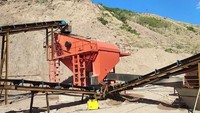 Mining vibrating screen for ore stone sorting classification
