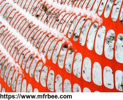 orange_snow_barrier_fence_makes_installation_very_easy